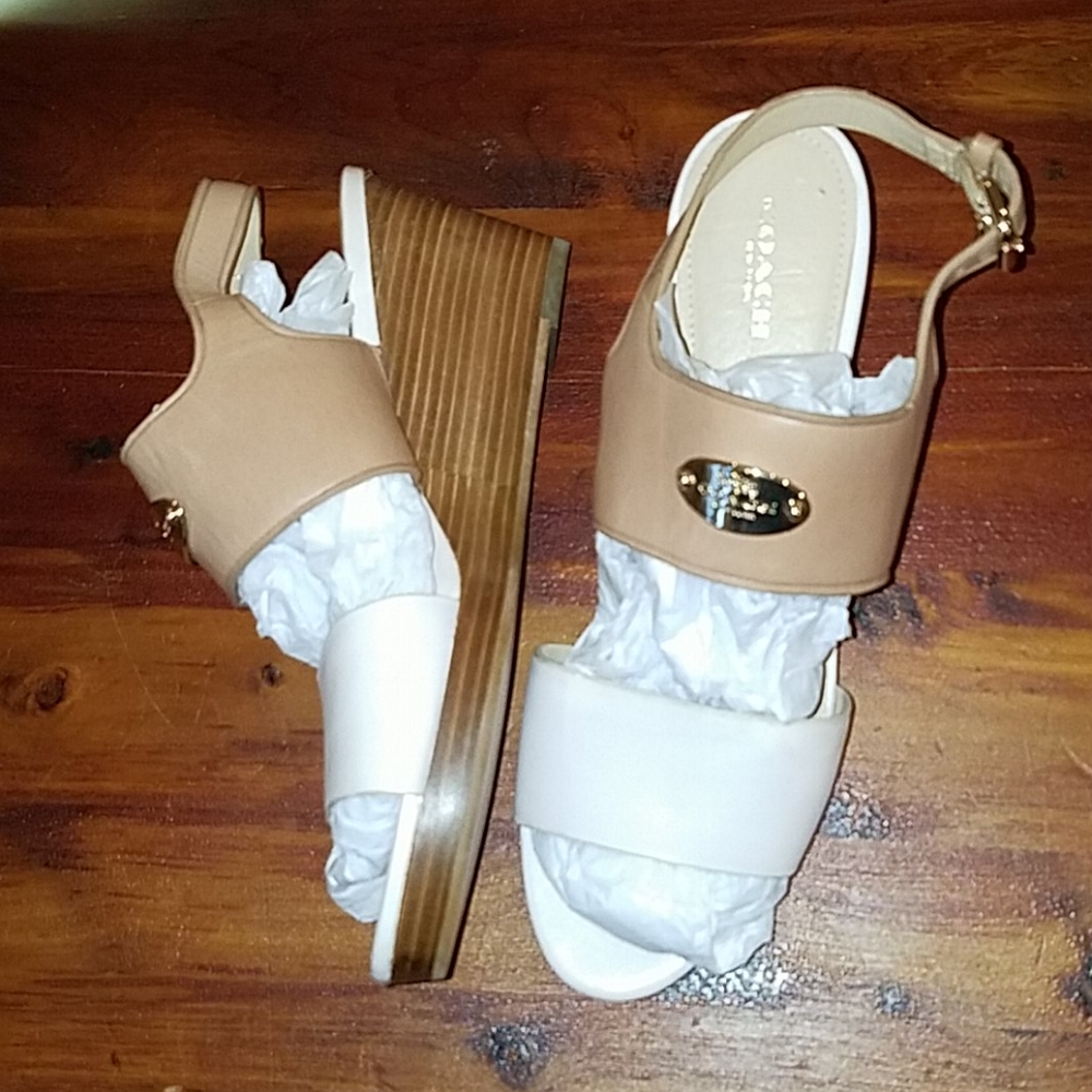 Open toed wedge